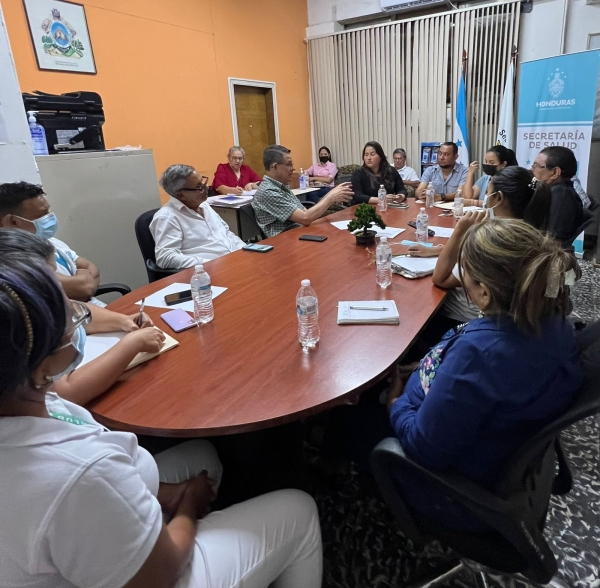 Mediante diálogo SESAL y ANEEAH, buscan retorno a labores de enfermeras y enfermeros auxiliares